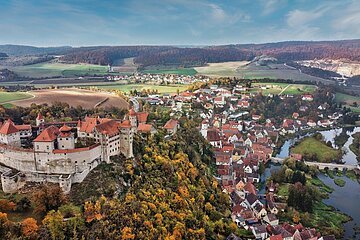 Stadt Harburg von oben im Herbst