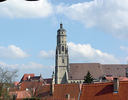 St.-Georgs-Kirche mit „Daniel“ in Nördlingen