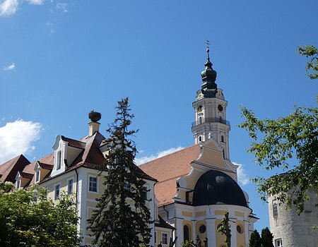Außenansicht des ehemaligen Kloster Heilig Kreuz in Donauwörth