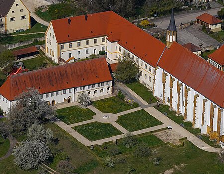 Luftbild ehemaliges Kloster Kirchheim am Ries