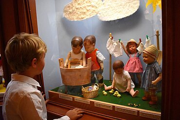 Puppenszene im Käthe-Kruse-Puppenmuseum in Donauwörth