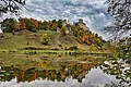 Blick auf die Burgruine Niederhaus im Herbst