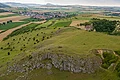 Weitblick über den Riegelberg mit den berühmten Ofnethöhlen