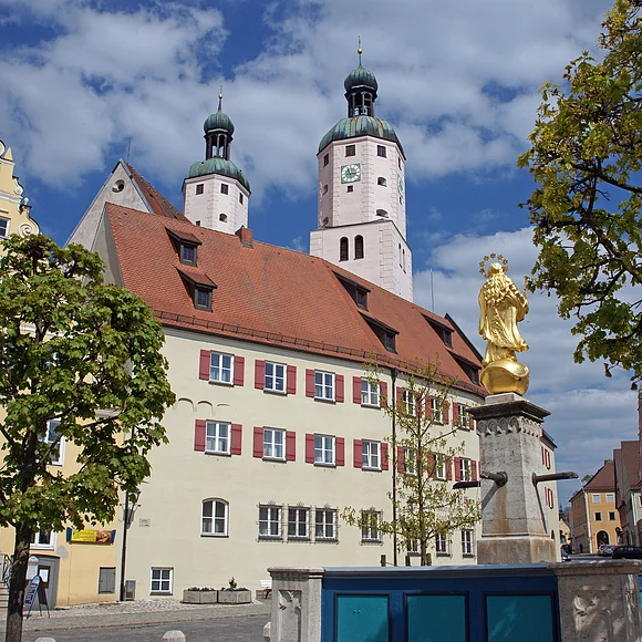 von Wemding mit Rathausbrunnen