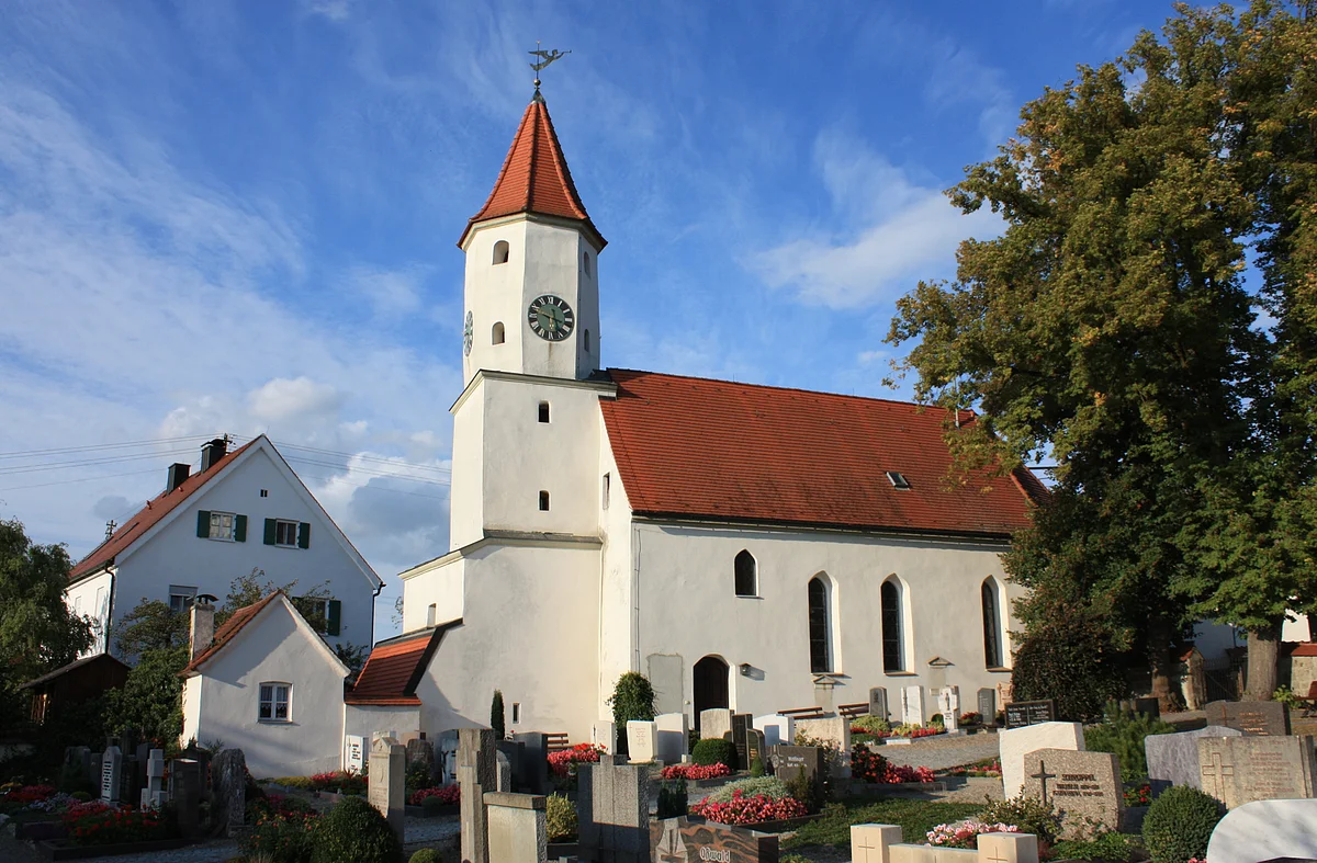 St. Blasius in Oppertshofen Blick auf die Pfarrkirche St. Blasius mit dem Friedhof