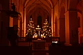 Ehemalige Klosterkirche Auhausen: Blick auf Altar und Hochchor in weihnachtlicher Stimmung Ehemalige Klosterkirche Auhausen: Blick auf Altar und Hochchor in weihnachtlicher Stimmung