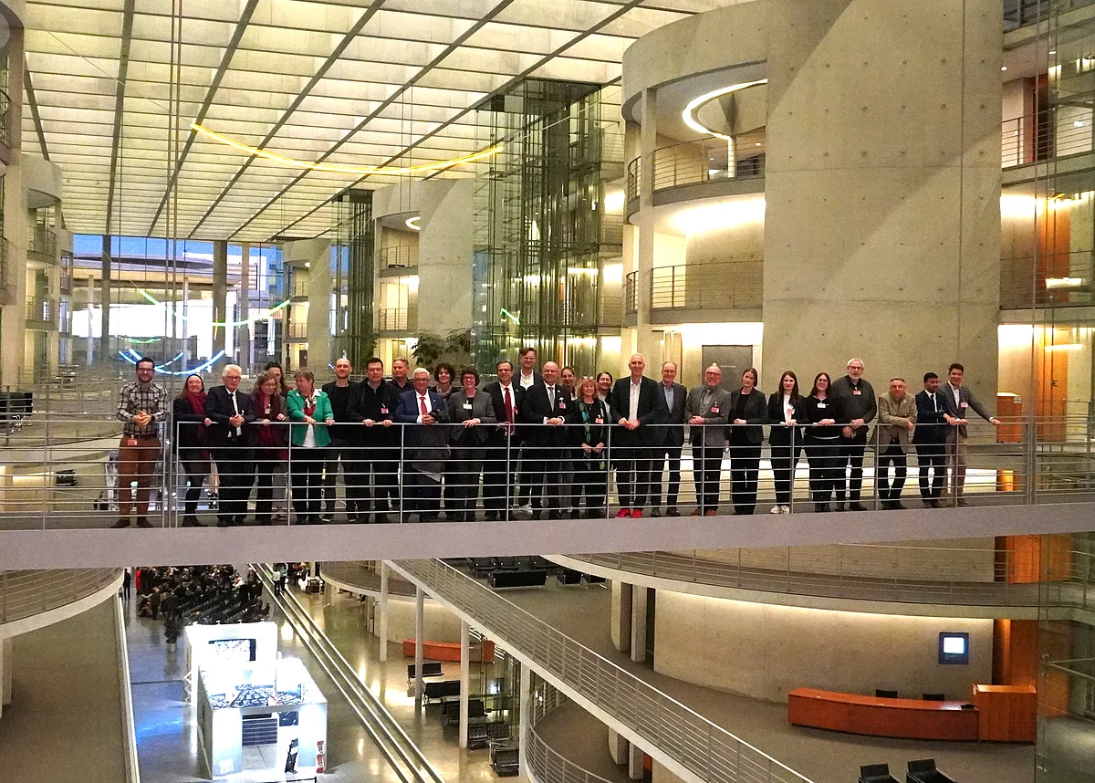 Vertreterinnen und Vertreter der deutschen und einiger europäischer UNESCO Global Geoparks beim Emp-fang im Paul-Löbe-Haus, Berlin (Bundestag)